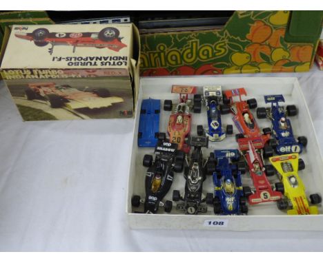 POLSTIL 1:25 MODEL OF THE LOTUS TURBO F1 CAR IN BOX AND TEN OTHER VARIOUS F1 CORGI MODELS 