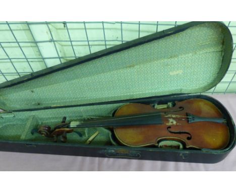 VIOLIN BY CAMPBELL AND CO TWO BEARS PAPER LABEL CIRCA 1890 IN FITTED CASE (NO BOW). 59CM X 36CM