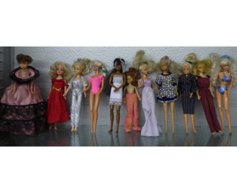 SELECTION OF VINTAGE BARBIE/SINDY FASHION DOLLS