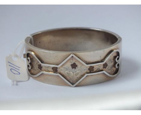 Wide sterling silver hinged bangle 32g    