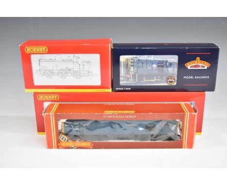 Four Hornby and Bachmann 00 gauge model railway locomotives BR 4-6-2 Duchess of Montrose weathered R2446, GWR 0-6-0 Class 272