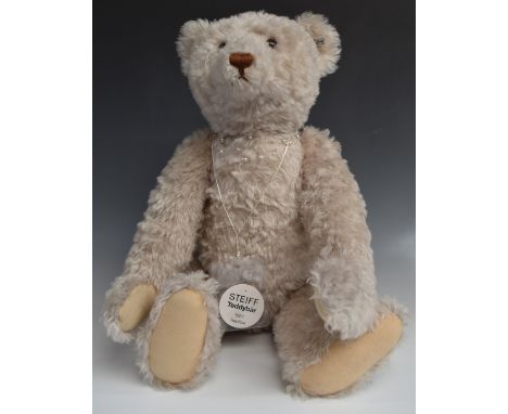 Steiff 1921 Replica Teddy bear with&nbsp;growler, white mohair, disc joints, cloth pads, stitched features and original label