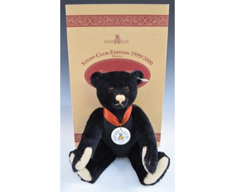 Steiff 1999/2000 Club edition 1912 replica&nbsp;with growler, black mohair, disc joints, cloth pads, stitched features, medal