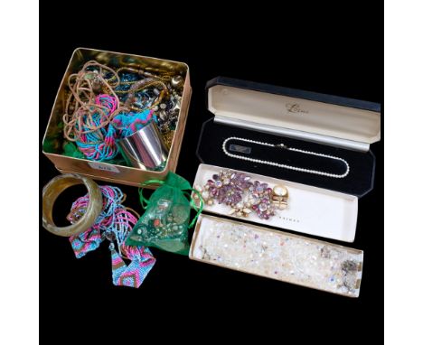 A quantity of mixed costume jewellery, including 2 pairs of crystal earrings and necklace, a beadwork necklace, Beau costume 