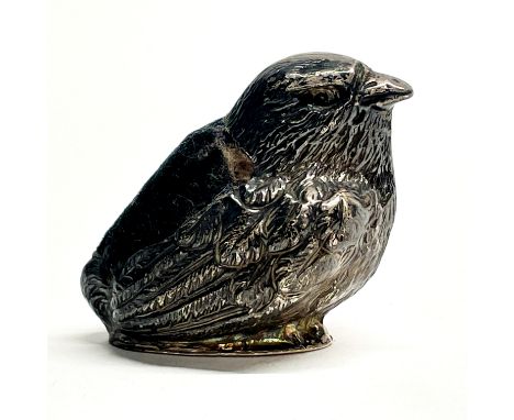 A small Chester hallmarked silver model of a bird, H. 4cm.
