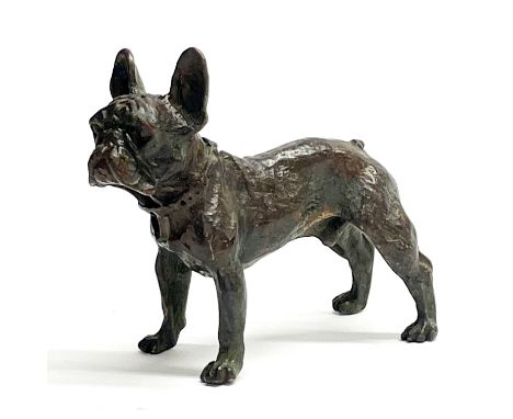 A small bronze model of a French bulldog, H. 6cm.