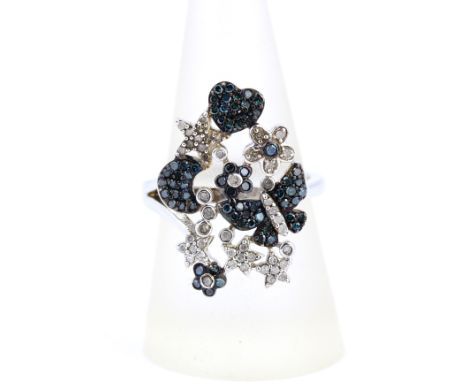 A 925 silver ring set with brilliant cut fancy blue diamonds and diamonds, P.5.