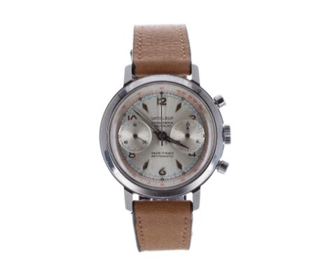 Vatelrup Swiss chronograph stainless steel gentleman's wristwatch, silvered dial with chronograph centre seconds, Arabic nume