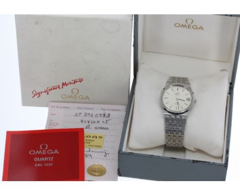 Omega DeVille Quartz stainless steel gentleman's bracelet watch, ref. 196.0159 396.0883, circa 1979, no. 43464xxx, circular s