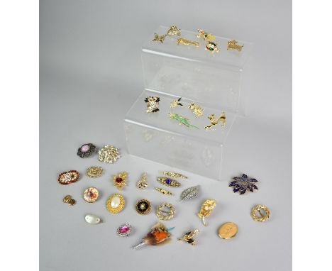 A Collection of Various Vintage Brooches, Butterfly, Seahorse, Floral and Jewelled Examples