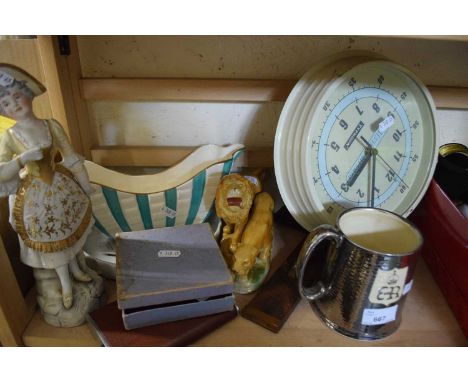 Mixed Lot: Wall clock, figurines, hip flask etc