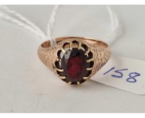 A 1913 gents single stone garnet ring 9ct size R 4.7 gms