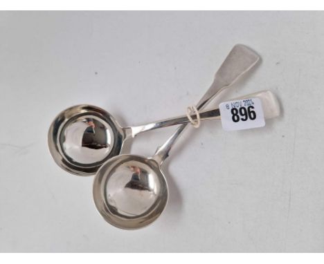 Heavy pair of George III palin fiddle pattern sauce ladles.  London 1808 By R C, G B? 107gms