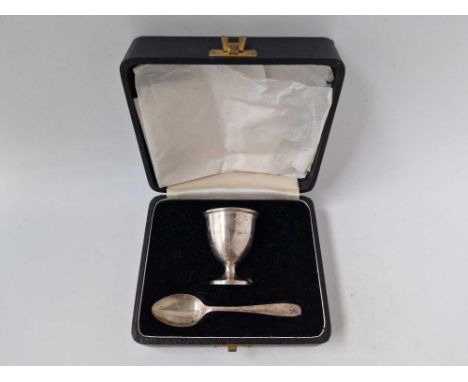 Boxed egg cup and spoon 50gms