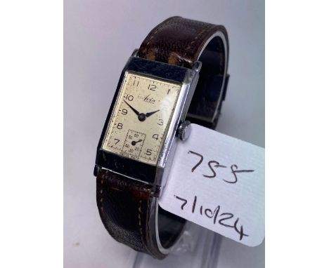 A ladies vintage AVIA wrist watch