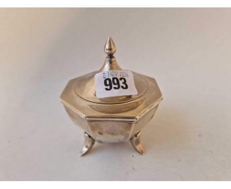 An octagonal tea caddy with hinged cover, 3.5" wide, Sheffield 1934, 149g