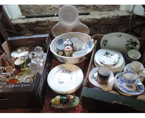 A collection of ceramics including a quantity of Midwinter Stylecraft dinner wares with leaf and bulrush design, a set of six