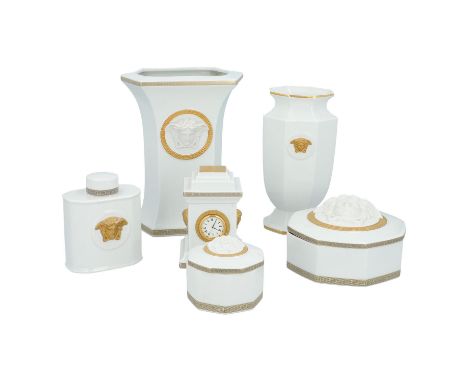 VERSACE x ROSENTHAL Service "GORGONA". Set bestehend aus 6 Positionen (1x kleine Deckeldose, 1x große Deckeldose, 1x Tischuhr