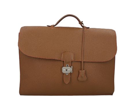 HERMÈS Aktentasche "SAC A DEPECHE". Koll. 2013. Fein genarbtes Leder in Hellbraun mit silberfarbener Hardware. Klassisches Mo