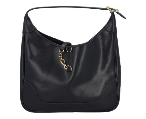 HERMÈS VINTAGE Schultertasche "TRIM". Koll. 1975. Klassisches Modell aus Glattleder in Nachtblau mit vergoldeter Hardware. Ge