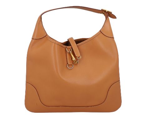 HERMÈS VINTAGE Schultertasche "TRIM". Koll. 1974. Glattleder in Hellbraun mit goldfarbener Hardware. Klassisches Modell mit d