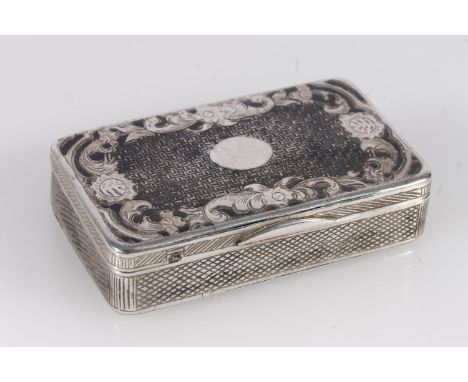 Russian 84 zlotnik grade silver niello snuff box, the top and bottom surface decorated with engine turned field surrounded by