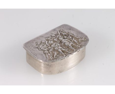 French import silver snuff or pill box of pouch shape, the hinged lid decorated in high relief with soldiers holding weapons 