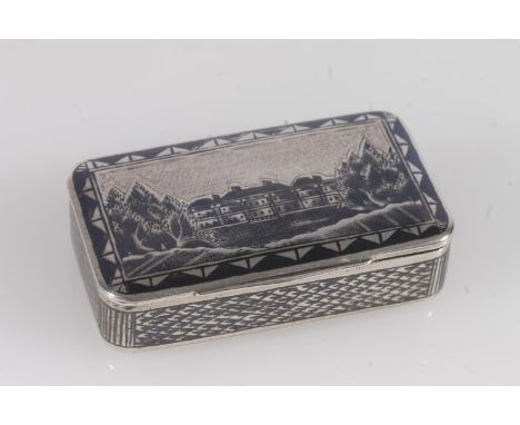 Russian 84 zlotnik grade silver niello snuff box, the top and bottom surfaces with 'Castletop' style depictions of Russian bu