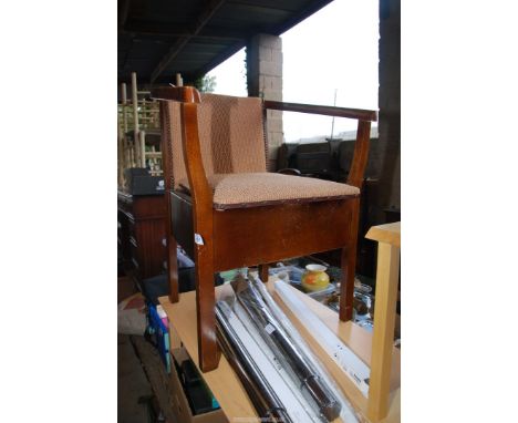 Commode chair.