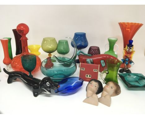 A collection of modern design art glass a ceramic red bull ornament a Retro desk calendar and other oddments (a lot)