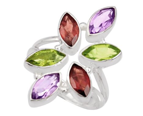 A 925 silver ring set with marquise cut amethyst, garnet and peridot, (N.5).