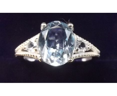 A silver sky blue topaz ring - size P