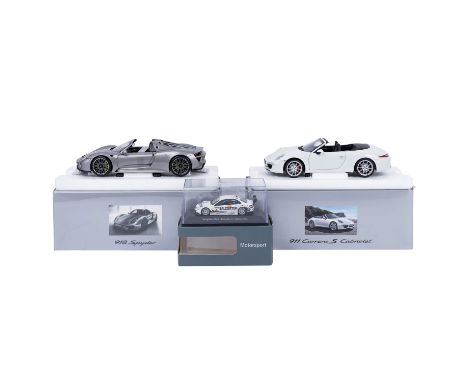 MINICHAMPS 3-tlg Konvolut Modellautos, Porsche 911 Carrera S Cabriolet im Maßstab 1:18, hellgraufarben, Türen zum Öffnen, dre