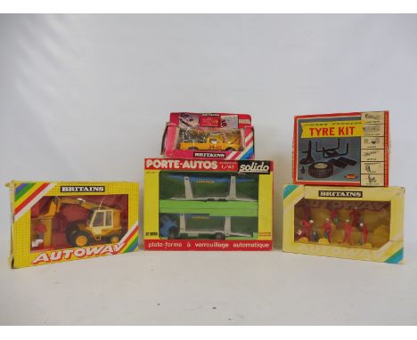 A quantity of boxed models including a Solido Gift Set, 'Car Transporter', 1:43 scale plus two Britains Autoway and others.