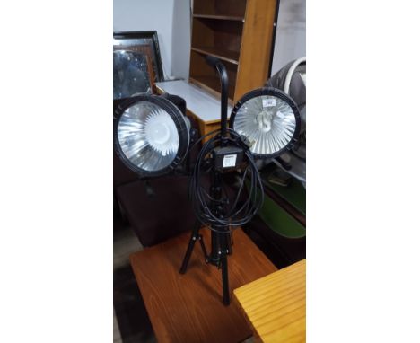 MAXIM 2 LIGHT FLOOD LAMPS ON TRIPOD STAND