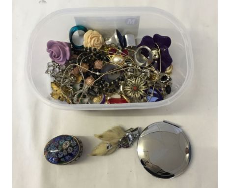 Tub of mixed items to include a trinket box, mirror compact and jewellery.