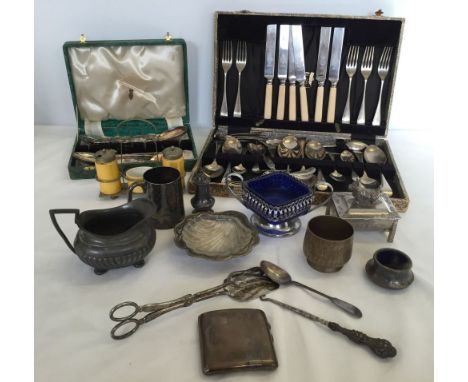 2 boxed sets of cutlery and a quantity of metalware to include a silver spoon, sterling button hook ands a silver cigarette c