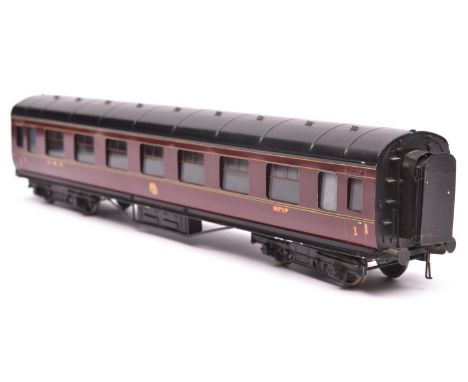 An Exley O gauge LMS corridor coach. Full First in maroon livery. QGC-GC, chipping and minor over-painting, etc. £40-60 
