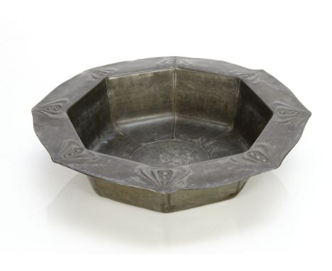 An Osiris pewter basin, Jugendstil Osiris pewter basin designed by Georg Logan 1886-1939, the octagonal shaped basin with fla