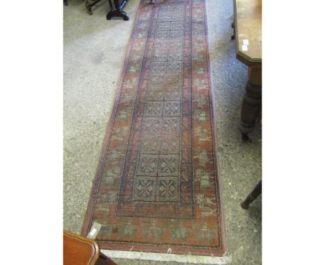 MODERN EGYPTIAN TYPE FLOOR RUNNER WITH MOUNTED HORSES WITH REPEATING LOZENGE CENTRE 