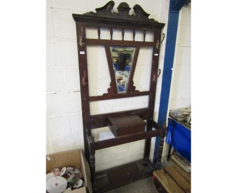 EARLY 20TH CENTURY WALNUT MIRRORED BACK COAT STAND WITH CENTRAL GLOVE BOX FLANKED EITHER SIDE BY STICK STAND ON TURNED SUPPOR