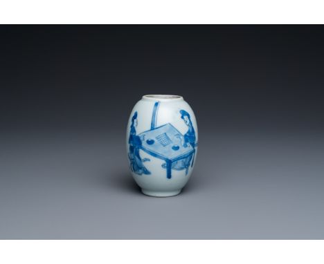 Full title: A Chinese blue and white tea caddy, KangxiDescription:H.: 9,5 cm