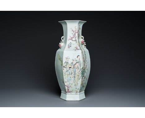 Full title: A fine Chinese hexagonal qianjiang cai vase, signed Ma Qingyun é¦¬æ…¶é›², dated 1917Description:H.: 58,5 cm