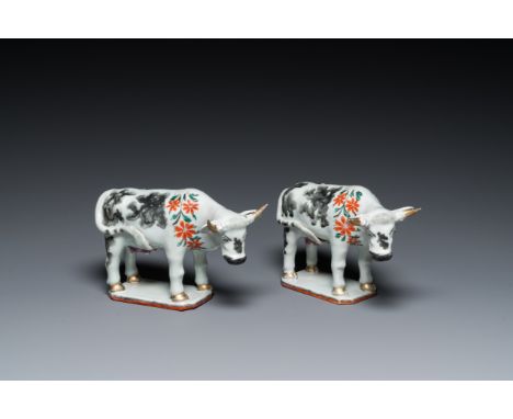 Full title: A pair of Chinese porcelain cows after Delftware examples for the Dutch market, QianlongDescription:L.: 20,5 cm -