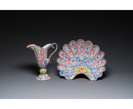 Full title: A Chinese Canton enamel helm-shaped ewer with shell-shaped basin, Yongzheng/QianlongDescription:Dim.: 38,5 x 32 x