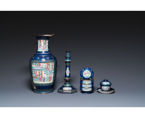 Full title: Four Chinese blue-ground Canton enamel wares, Qianlong/JiaqingDescription:H.: 41 cm (the vase)H.: 29,5 cm (the ca