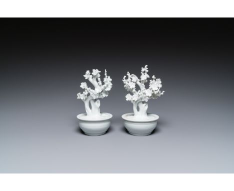 Full title: A pair of Chinese blanc de Chine models of trees in jardinieres, KangxiDescription:H.: 17,5 cm