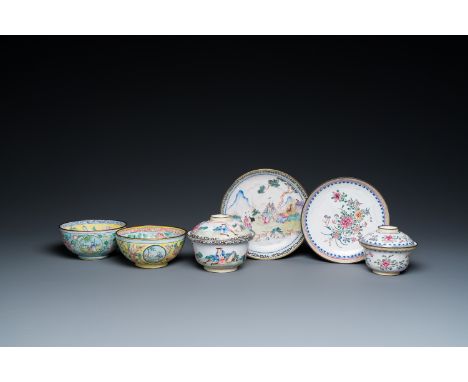 Full title: Two Chinese Canton enamel covered bowls on stands and two bowls, 18/19th C.Description:Dia.: 16,5 cm (the largest