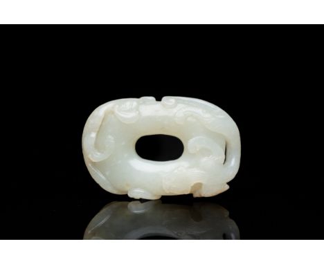 Full title: A Chinese 'twin chilong' white jade circular pendant, QingDescription:L.: 6,5 x 4,5 cmWeight: 61 grams