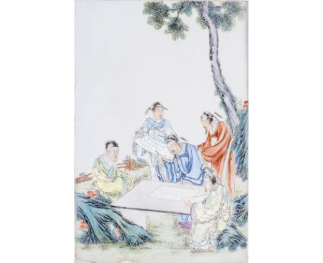 Chinese Art A famille rose enamel porcelain plaque painted with scholars in the garden China, 20th century . . Cm 25,50 x 39,